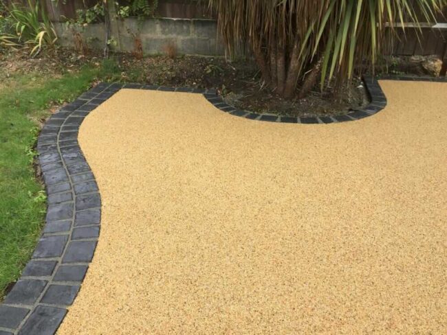 resin-patio-with-block-edging (2)
