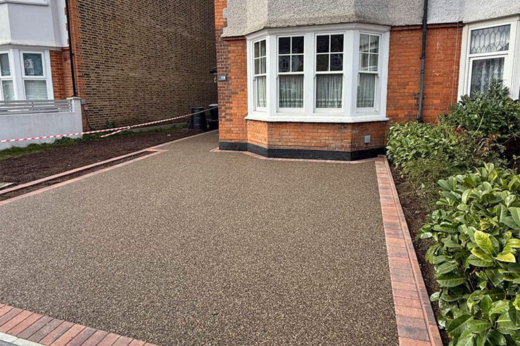 Resin Bound Gravel Driveway, Orpington. Award-Winning Paving